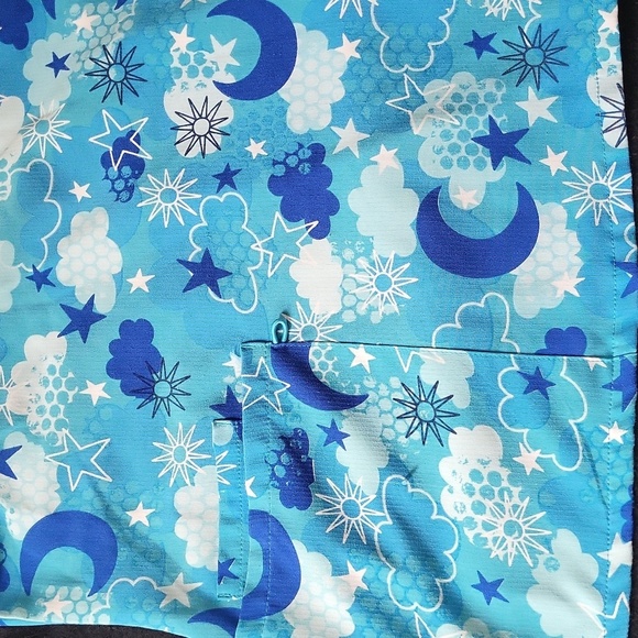 Options  Scrub Top - Picture 2 of 4